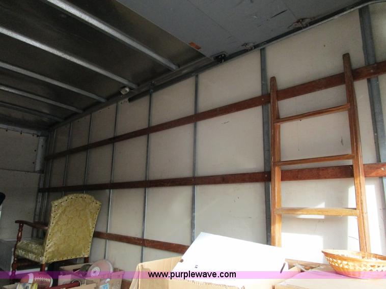 image for item D2271 2000 Ford Econoline E350 box van