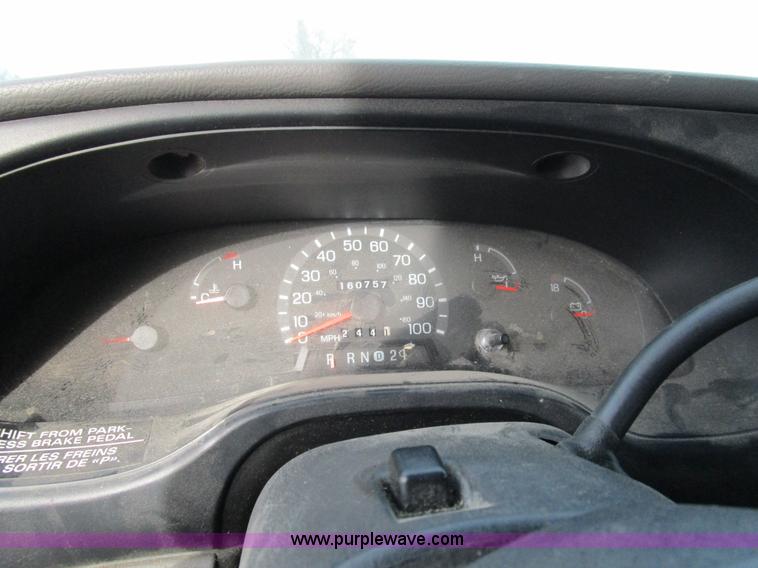 image for item D2271 2000 Ford Econoline E350 box van
