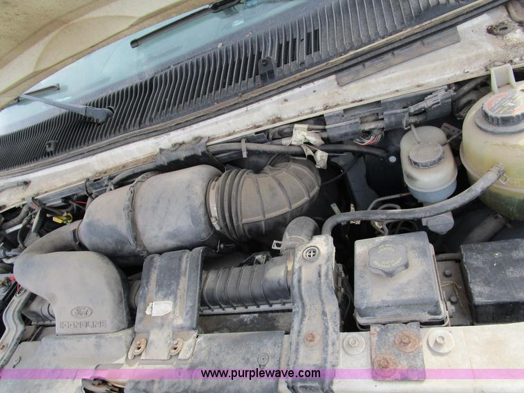 image for item D2271 2000 Ford Econoline E350 box van