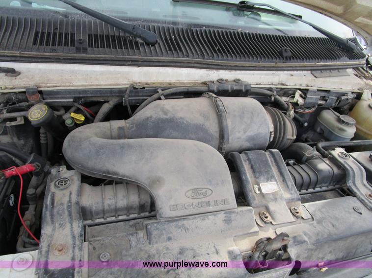 image for item D2271 2000 Ford Econoline E350 box van
