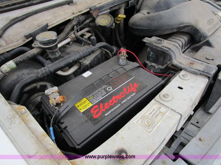 image for item D2271 2000 Ford Econoline E350 box van