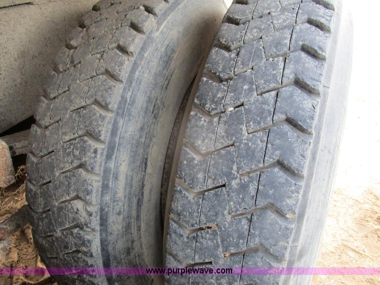 image for item D2274 1987 Freightliner FLC11264T dump truck