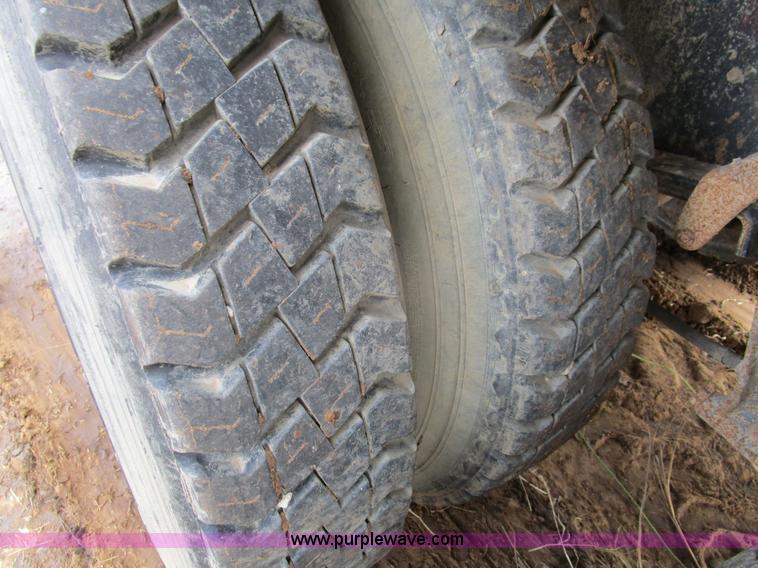 image for item D2274 1987 Freightliner FLC11264T dump truck