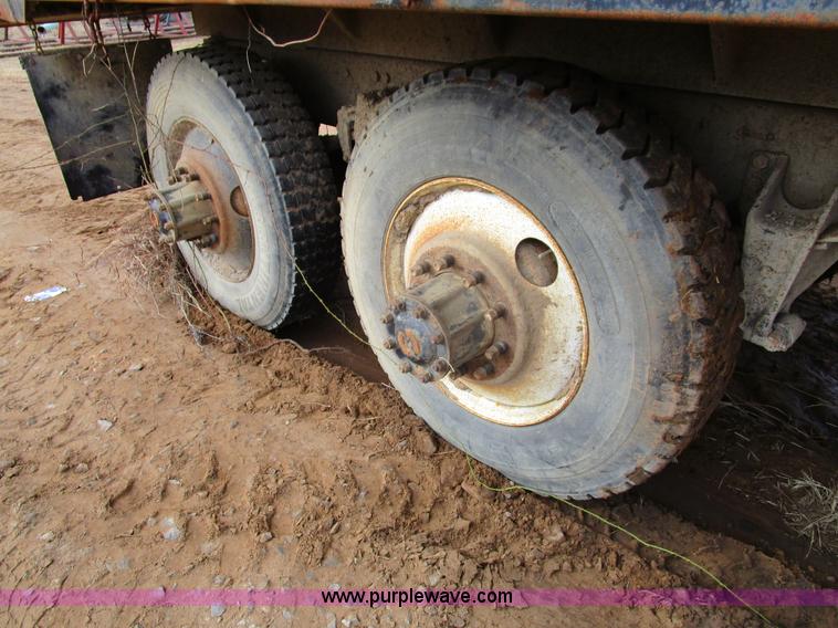 image for item D2274 1987 Freightliner FLC11264T dump truck