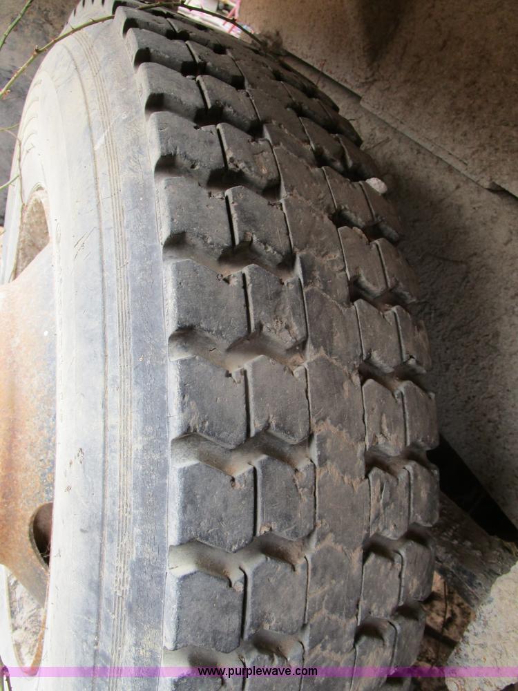 image for item D2274 1987 Freightliner FLC11264T dump truck