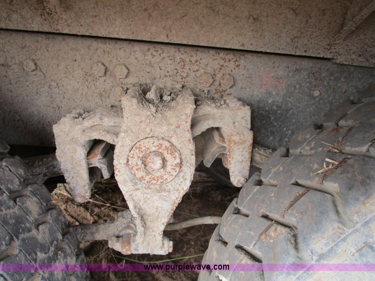 image for item D2274 1987 Freightliner FLC11264T dump truck