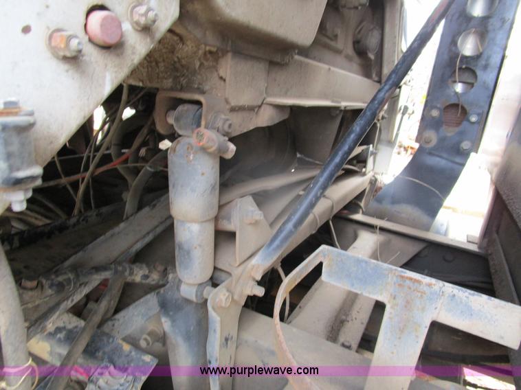 image for item D2274 1987 Freightliner FLC11264T dump truck