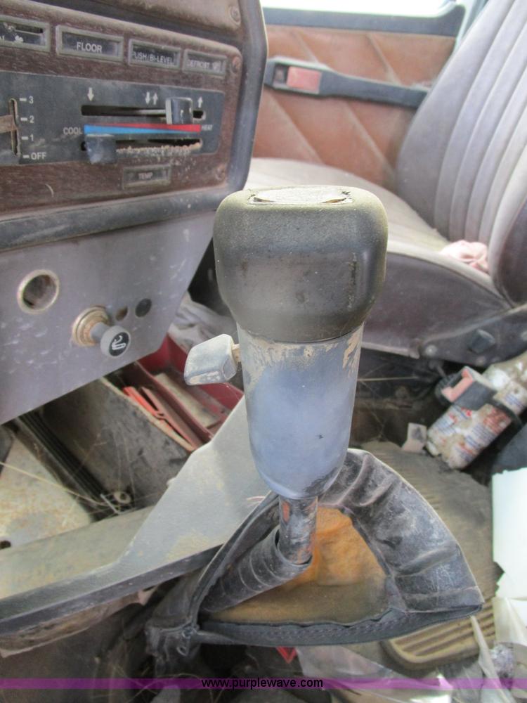 image for item D2274 1987 Freightliner FLC11264T dump truck