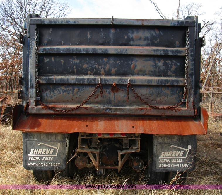 image for item D2275 1987 International S1900 dump truck