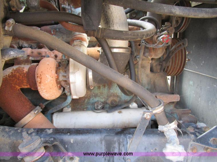 image for item D2275 1987 International S1900 dump truck