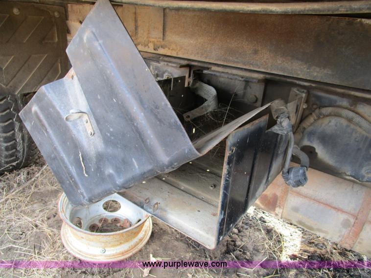 image for item D2275 1987 International S1900 dump truck