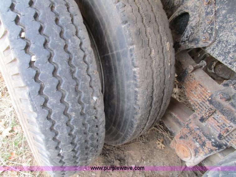 image for item D2275 1987 International S1900 dump truck