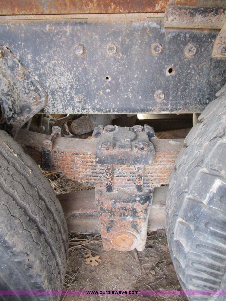 image for item D2275 1987 International S1900 dump truck