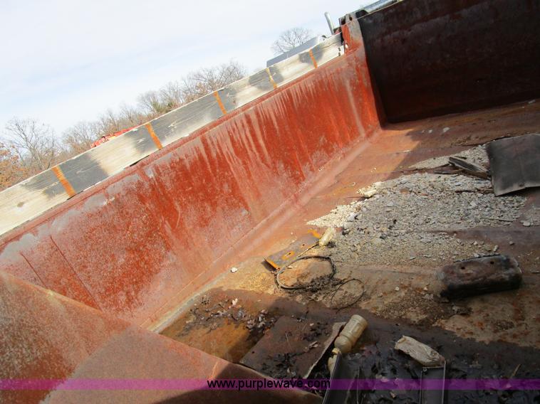 image for item D2275 1987 International S1900 dump truck