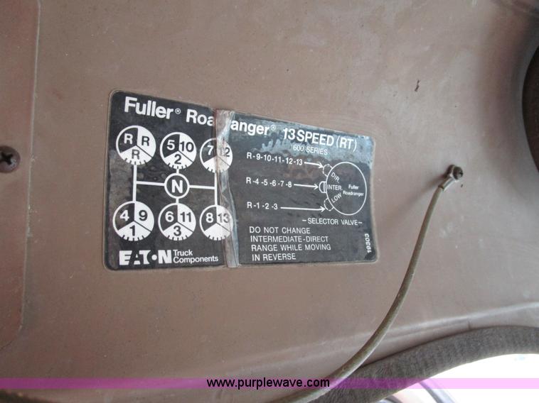 image for item D2275 1987 International S1900 dump truck