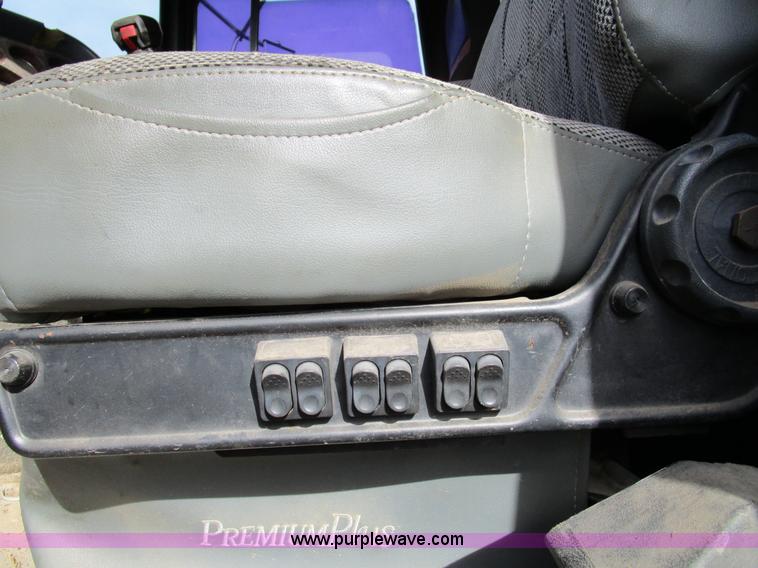 image for item D2276 1986 Ford LTL9000 dump truck