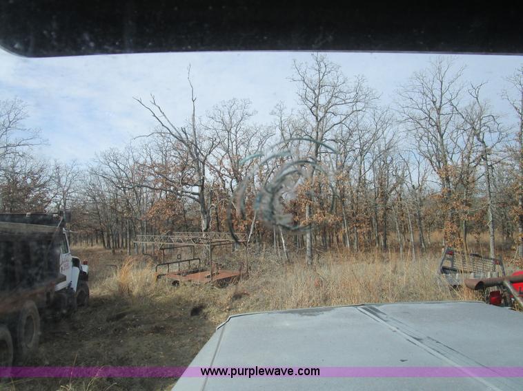 image for item D2276 1986 Ford LTL9000 dump truck