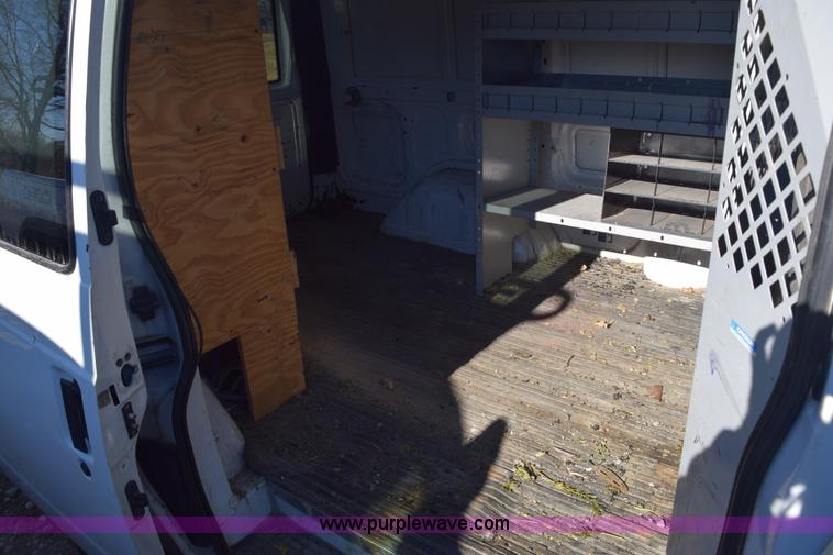 image for item E6095 2001 GMC Safari van