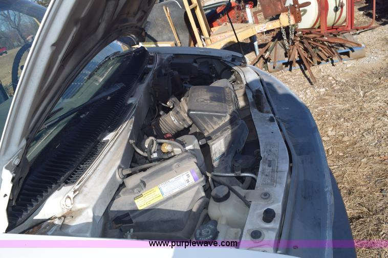 image for item E6095 2001 GMC Safari van