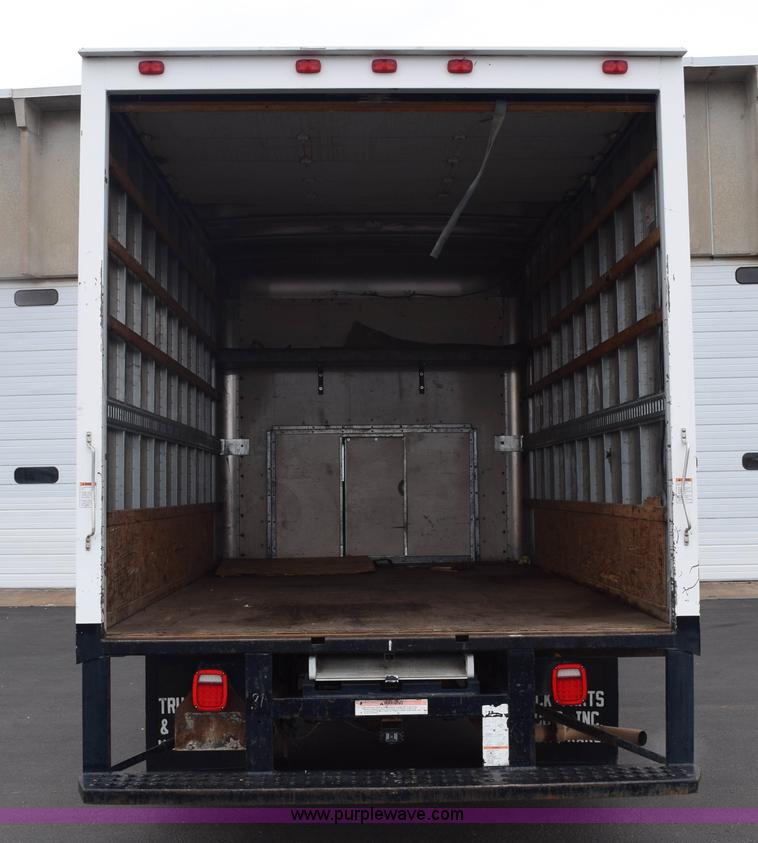 image for item E6133 2008 Chevrolet Express 3500 box truck