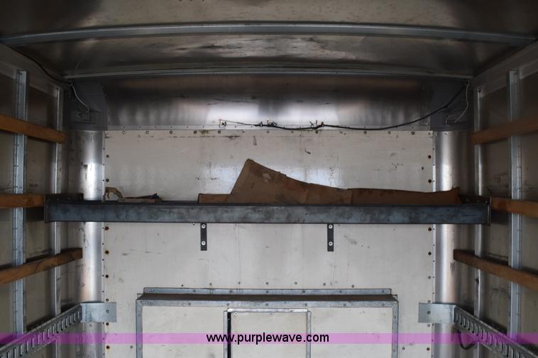 image for item E6133 2008 Chevrolet Express 3500 box truck