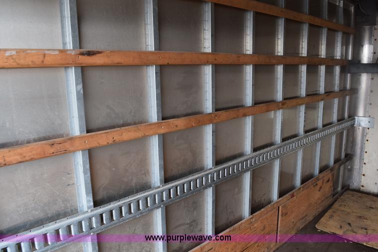 image for item E6133 2008 Chevrolet Express 3500 box truck