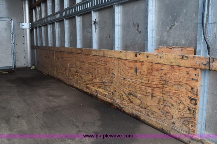 image for item E6133 2008 Chevrolet Express 3500 box truck