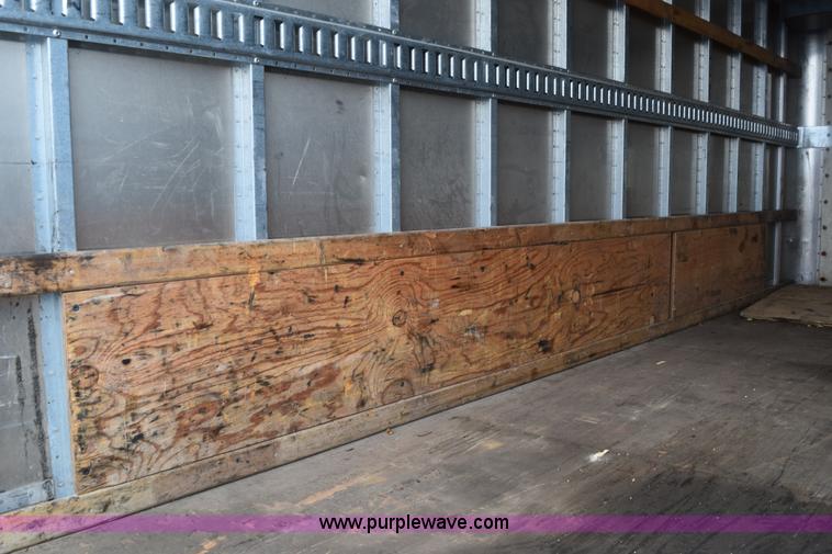 image for item E6133 2008 Chevrolet Express 3500 box truck