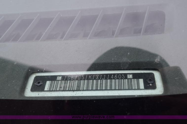 image for item E6133 2008 Chevrolet Express 3500 box truck