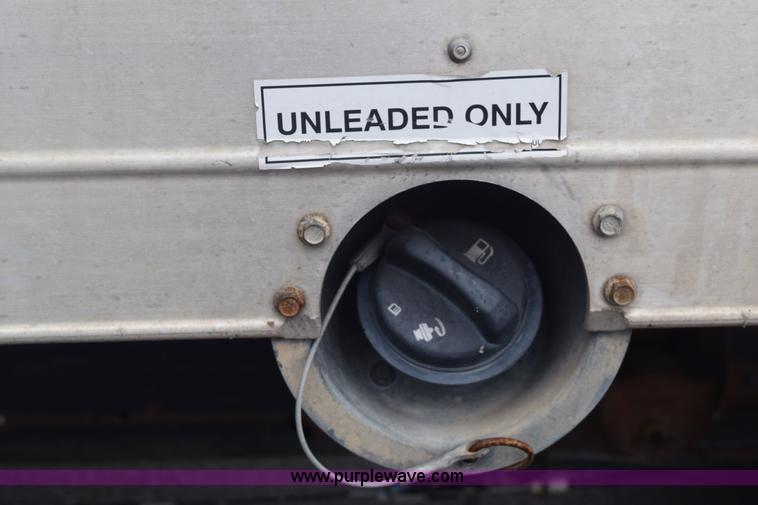 image for item E6133 2008 Chevrolet Express 3500 box truck