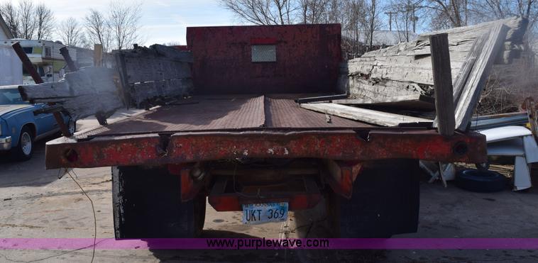 image for item E6137 1972 Chevrolet C60 flatbed dump truck