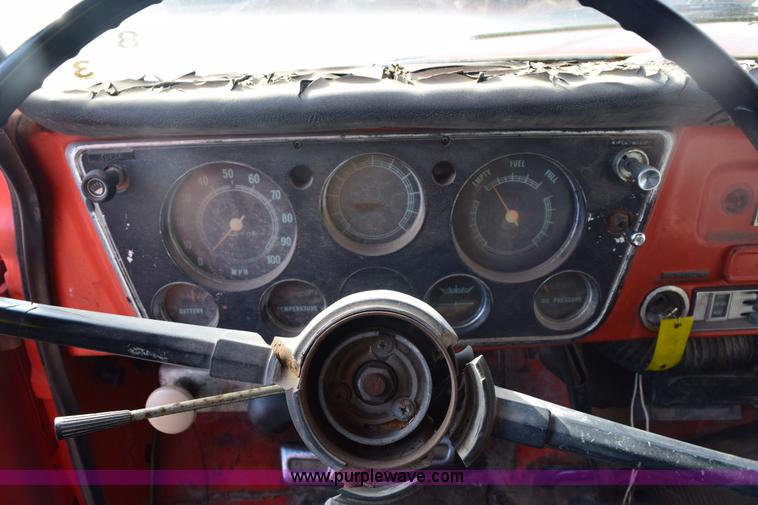 image for item E6137 1972 Chevrolet C60 flatbed dump truck