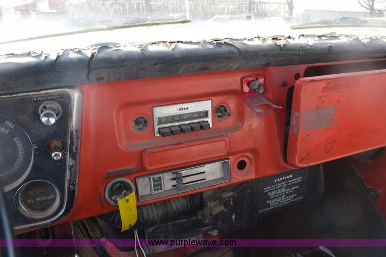 image for item E6137 1972 Chevrolet C60 flatbed dump truck