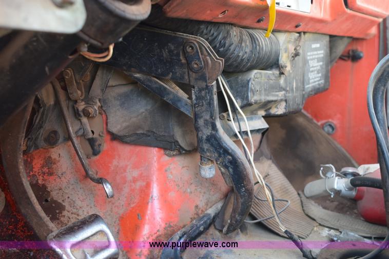 image for item E6137 1972 Chevrolet C60 flatbed dump truck