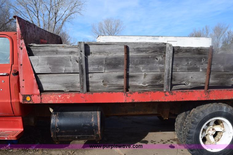 image for item E6137 1972 Chevrolet C60 flatbed dump truck