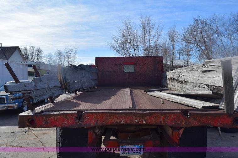 image for item E6137 1972 Chevrolet C60 flatbed dump truck