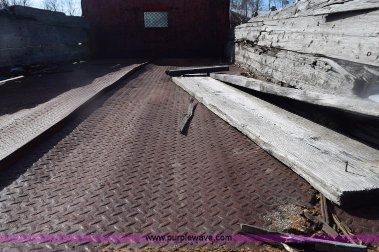 image for item E6137 1972 Chevrolet C60 flatbed dump truck