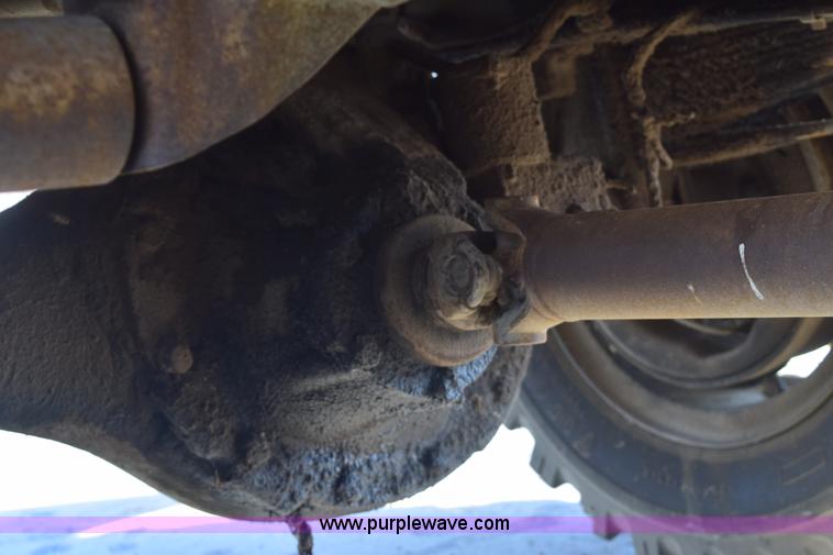 image for item E6137 1972 Chevrolet C60 flatbed dump truck