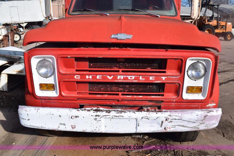 image for item E6137 1972 Chevrolet C60 flatbed dump truck