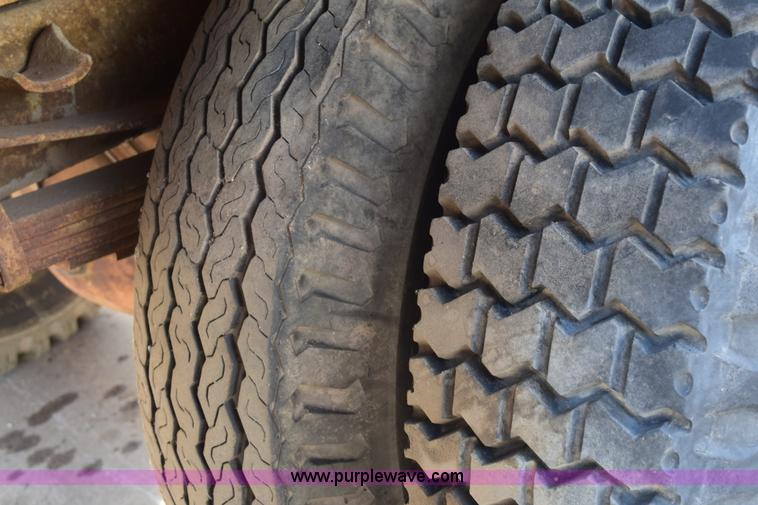 image for item E6137 1972 Chevrolet C60 flatbed dump truck