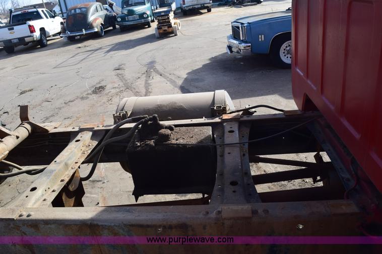 image for item E6137 1972 Chevrolet C60 flatbed dump truck