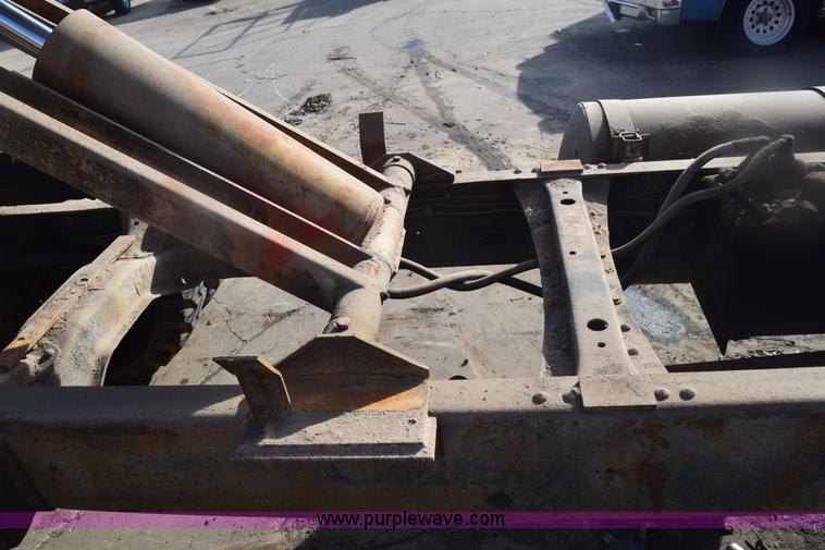 image for item E6137 1972 Chevrolet C60 flatbed dump truck