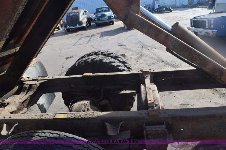 image for item E6137 1972 Chevrolet C60 flatbed dump truck