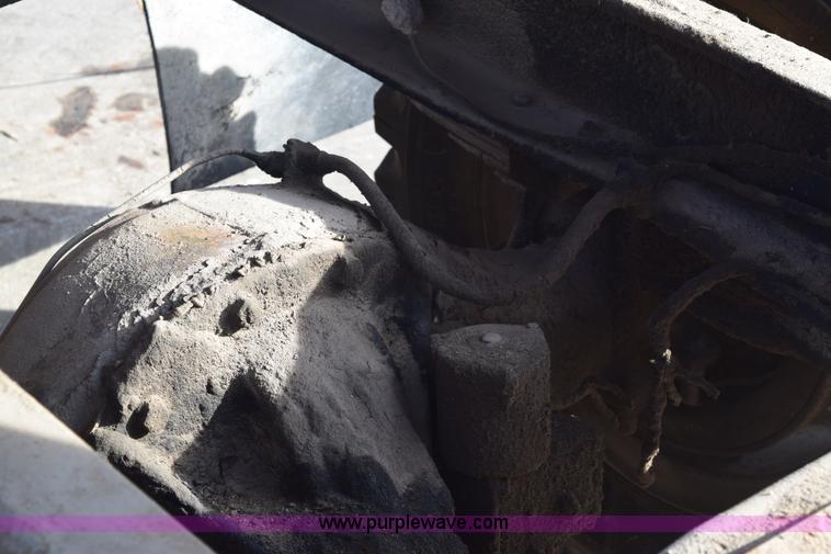 image for item E6137 1972 Chevrolet C60 flatbed dump truck