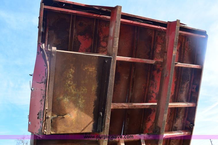 image for item E6137 1972 Chevrolet C60 flatbed dump truck