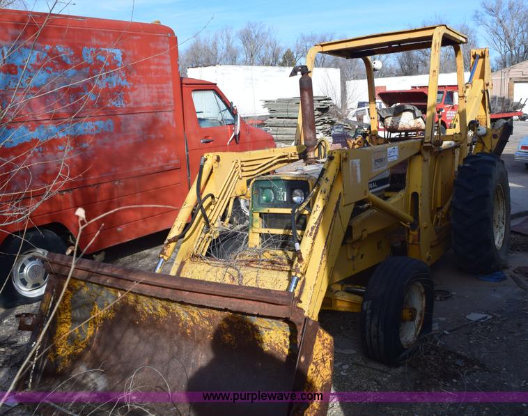 image for item E6138 1975 International I2412-B Series B backhoe