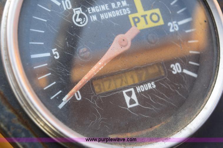 image for item E6138 1975 International I2412-B Series B backhoe