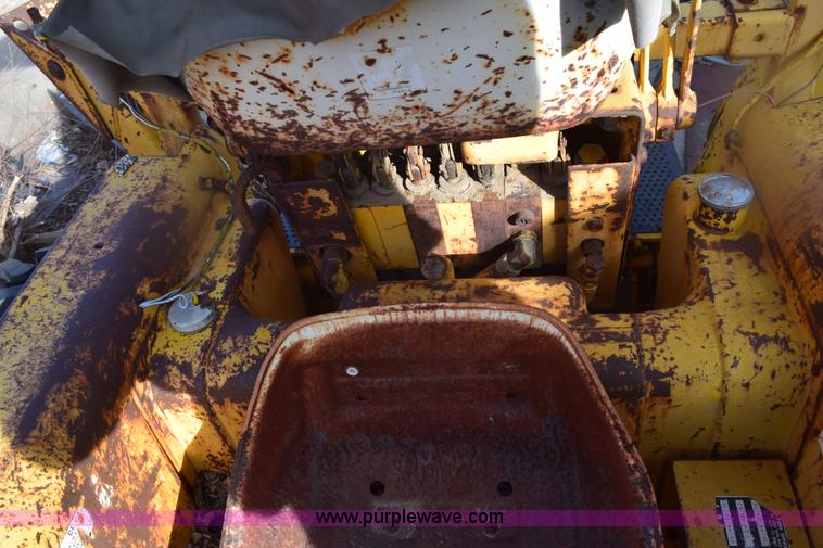 image for item E6138 1975 International I2412-B Series B backhoe