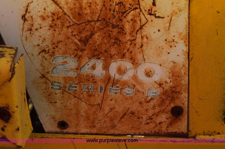 image for item E6138 1975 International I2412-B Series B backhoe