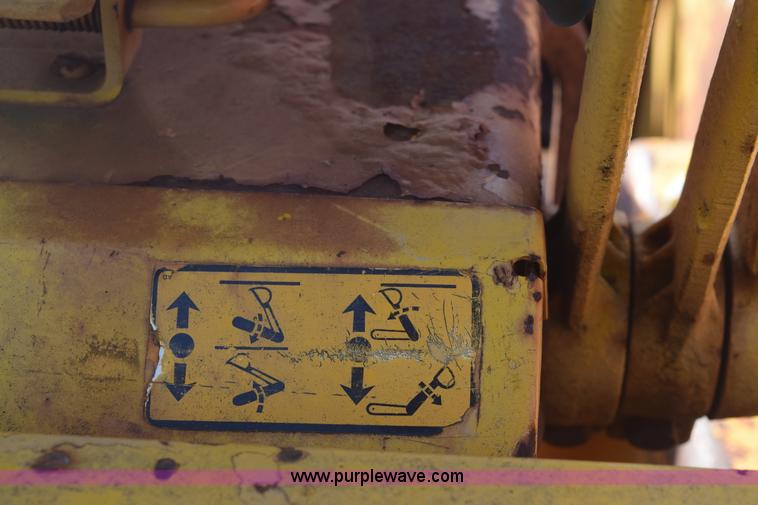 image for item E6138 1975 International I2412-B Series B backhoe